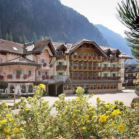 Hotel Soreghes Gran Chalet Campitello di Fassa Eksteriør bilde