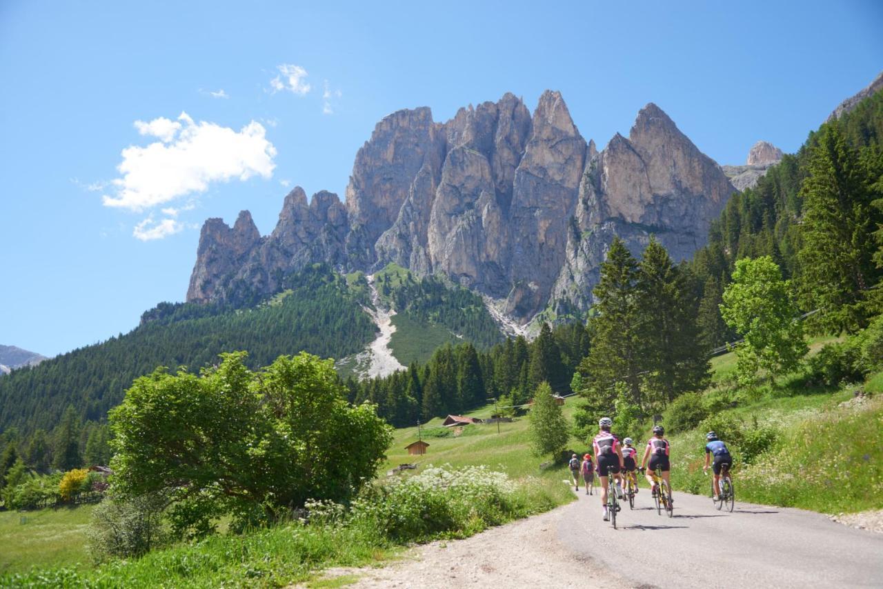 Hotel Soreghes Gran Chalet Campitello di Fassa Eksteriør bilde