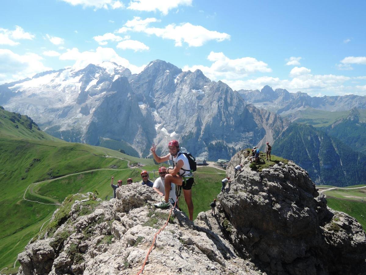 Hotel Soreghes Gran Chalet Campitello di Fassa Eksteriør bilde
