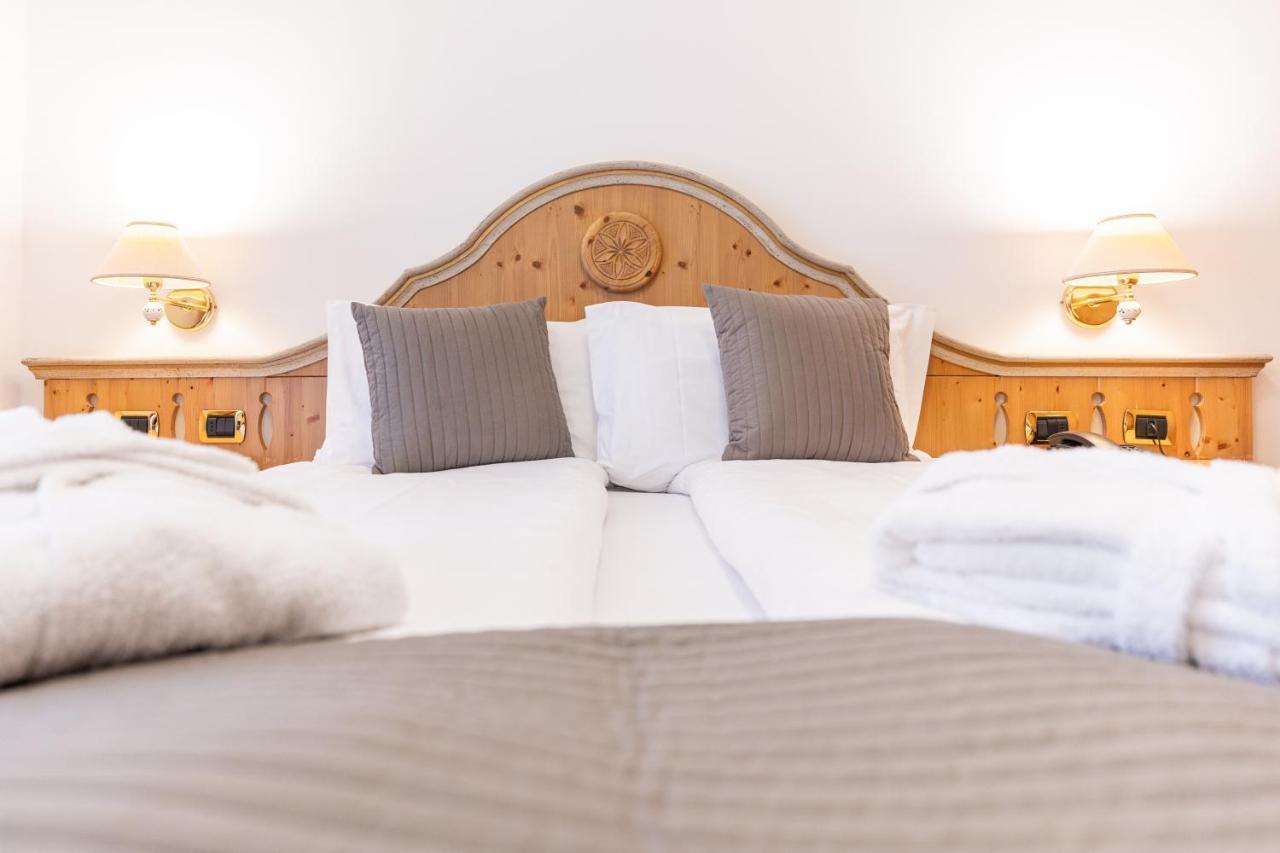Hotel Soreghes Gran Chalet Campitello di Fassa Eksteriør bilde