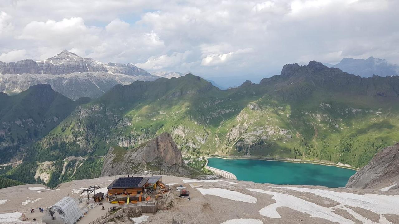 Hotel Soreghes Gran Chalet Campitello di Fassa Eksteriør bilde