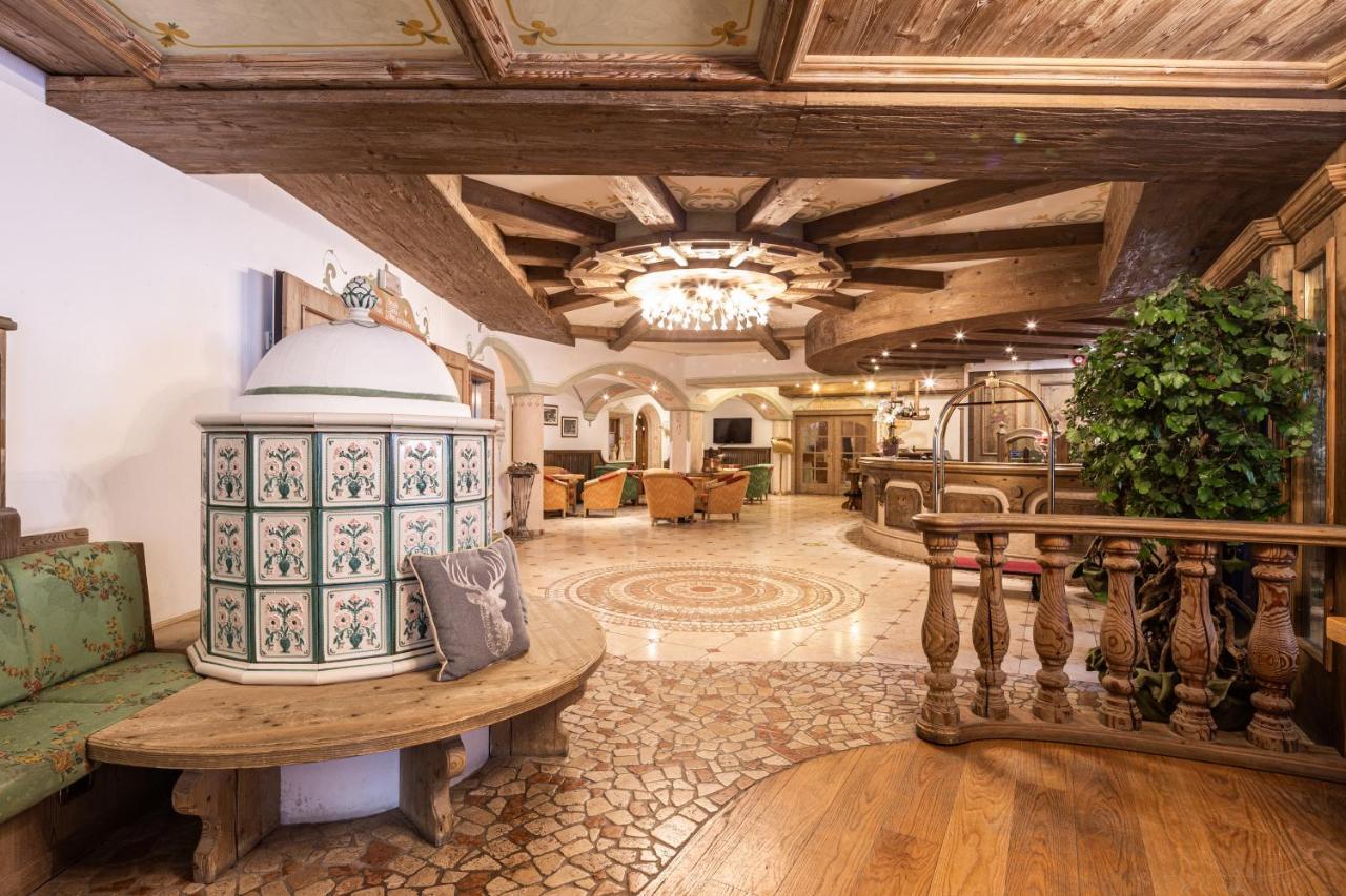 Hotel Soreghes Gran Chalet Campitello di Fassa Eksteriør bilde
