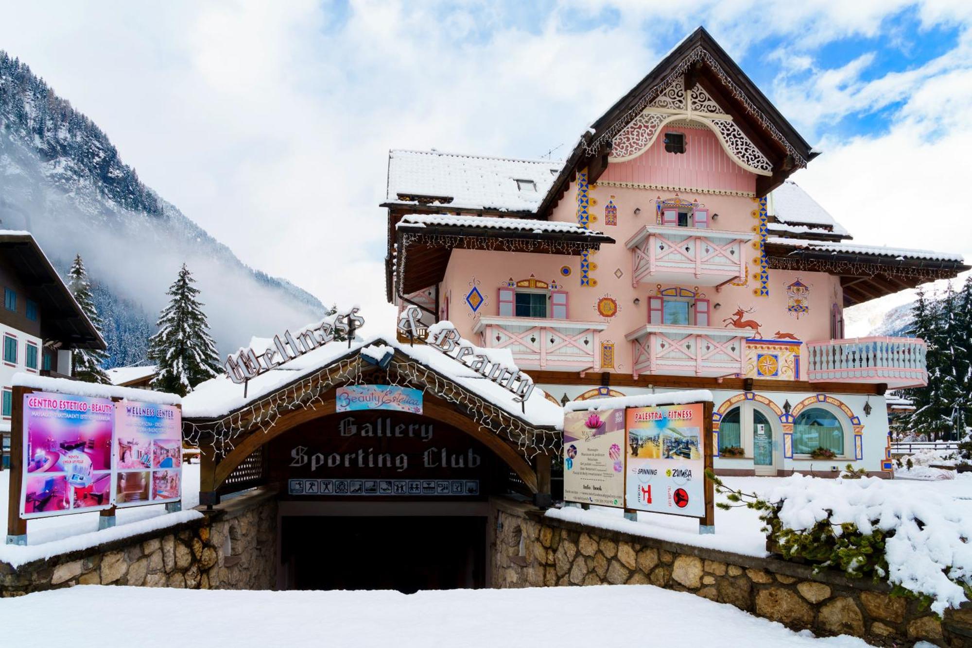 Hotel Soreghes Gran Chalet Campitello di Fassa Eksteriør bilde